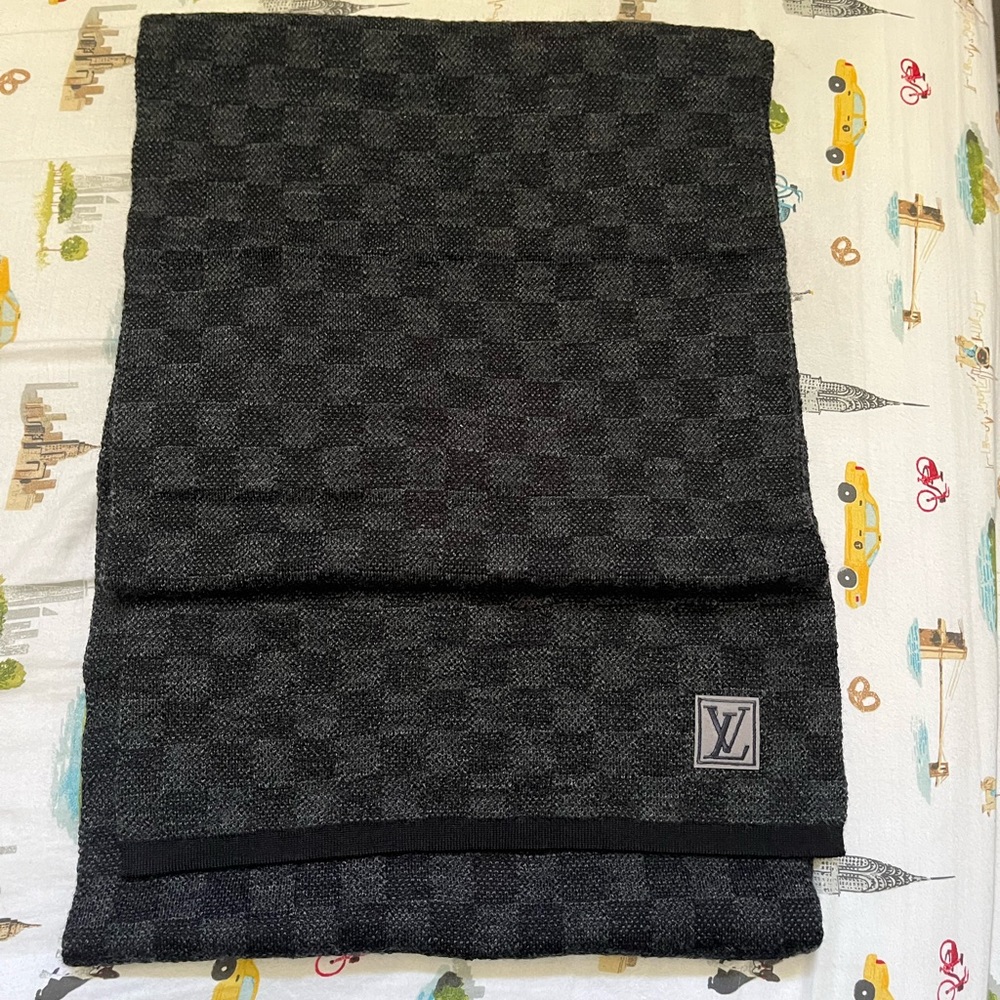 Louis Vuitton Damier Scarf